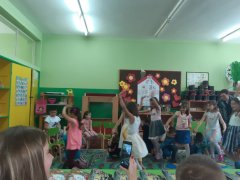 IMG-84a623aa22569a2541cf82035ae37fde-V.jpg
